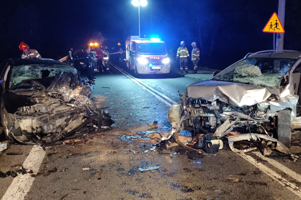 Zderzenie z autobusem i czołówka osobówek