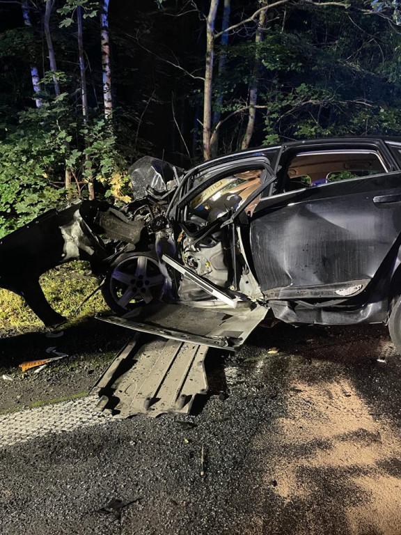 Zderzenie z autobusem i czołówka osobówek