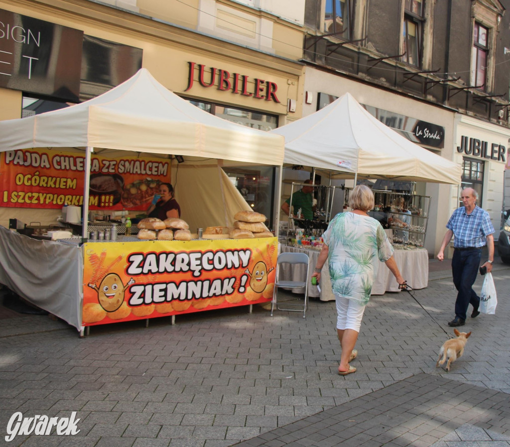 Gwarki 2023. Stragany na ul. Krakowskiej już stoją [FOTO]