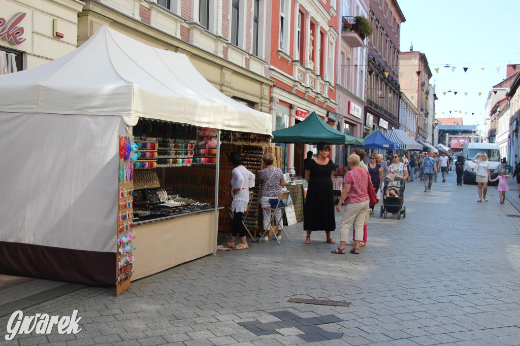 Gwarki 2023. Stragany na ul. Krakowskiej już stoją [FOTO]