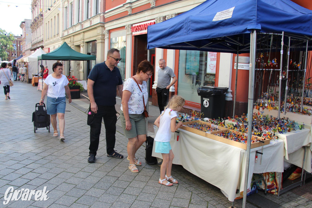 Gwarki 2023. Stragany na ul. Krakowskiej już stoją [FOTO]