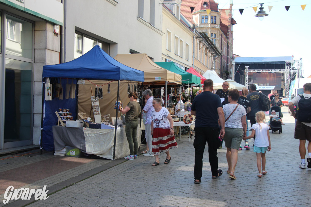 Gwarki 2023. Stragany na ul. Krakowskiej już stoją [FOTO]