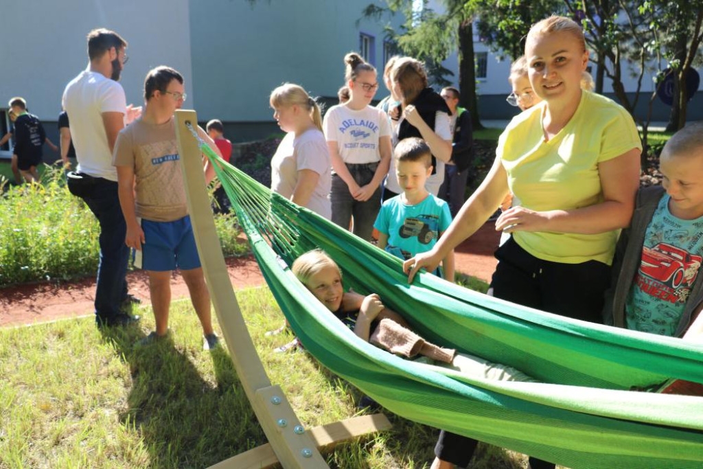 Ogród sensoryczny przy szkole już otwarty