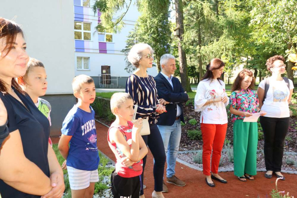 Ogród sensoryczny przy szkole już otwarty