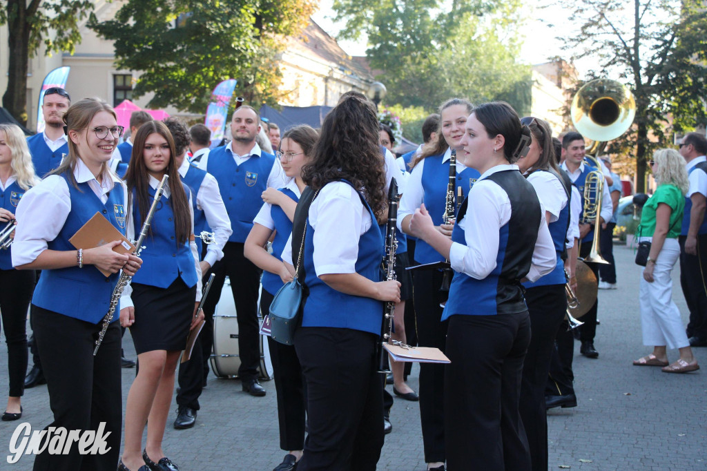 Przemarsz Tarnogórskiej Orkiestry Dętej rozpoczął Gwarki [FOTO]