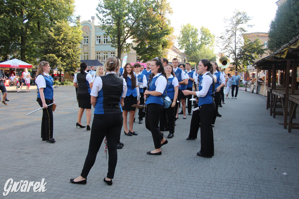 Przemarsz Tarnogórskiej Orkiestry Dętej rozpoczął Gwarki [FOTO]