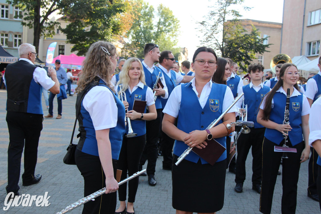 Przemarsz Tarnogórskiej Orkiestry Dętej rozpoczął Gwarki [FOTO]