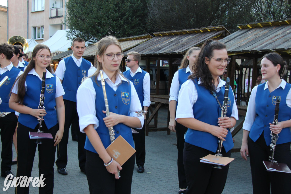 Przemarsz Tarnogórskiej Orkiestry Dętej rozpoczął Gwarki [FOTO]