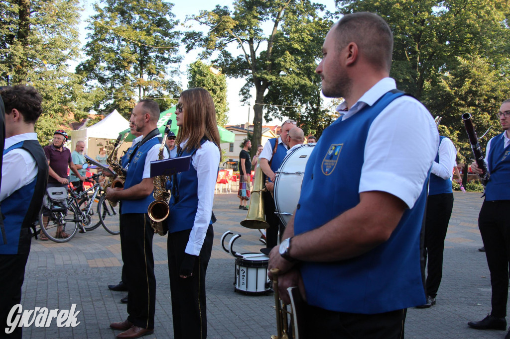 Przemarsz Tarnogórskiej Orkiestry Dętej rozpoczął Gwarki [FOTO]