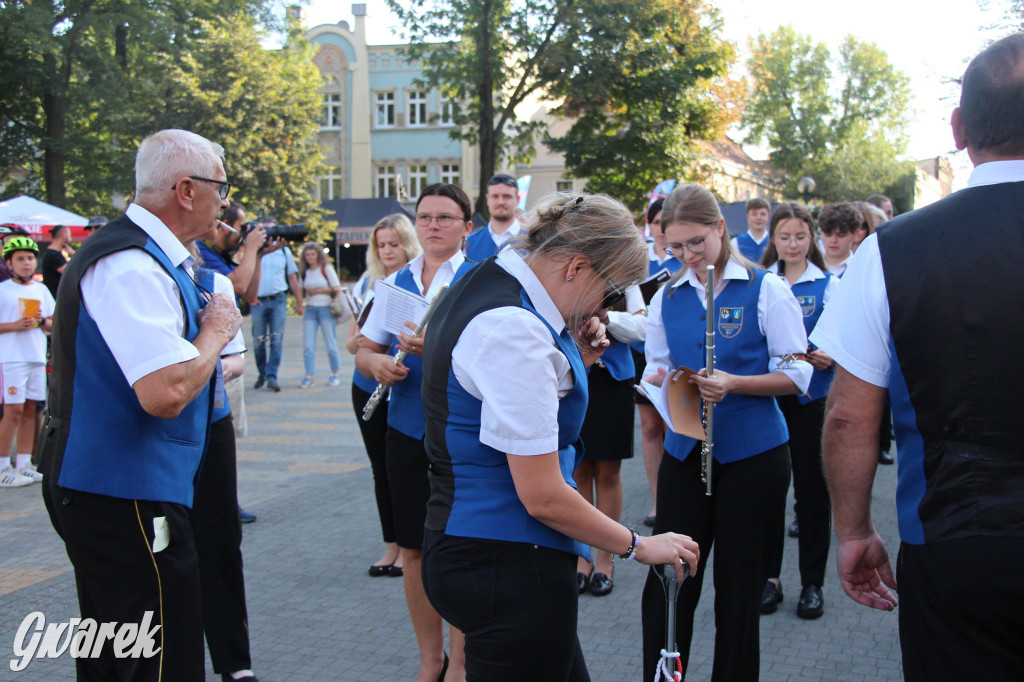 Przemarsz Tarnogórskiej Orkiestry Dętej rozpoczął Gwarki [FOTO]
