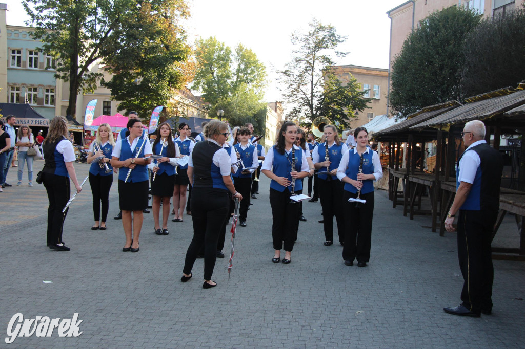 Przemarsz Tarnogórskiej Orkiestry Dętej rozpoczął Gwarki [FOTO]