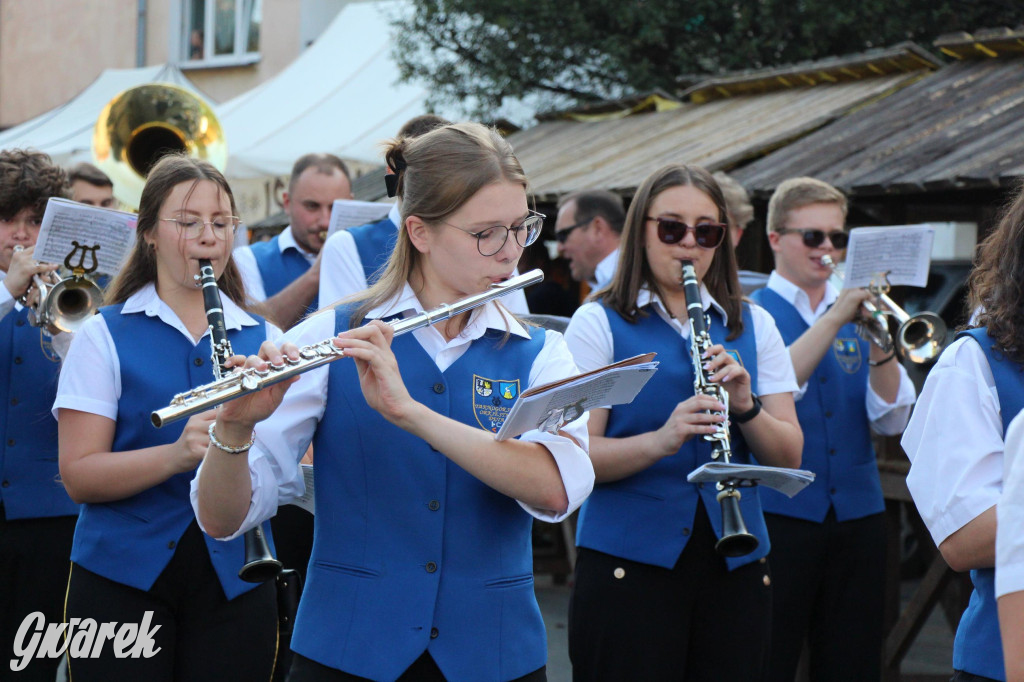 Przemarsz Tarnogórskiej Orkiestry Dętej rozpoczął Gwarki [FOTO]