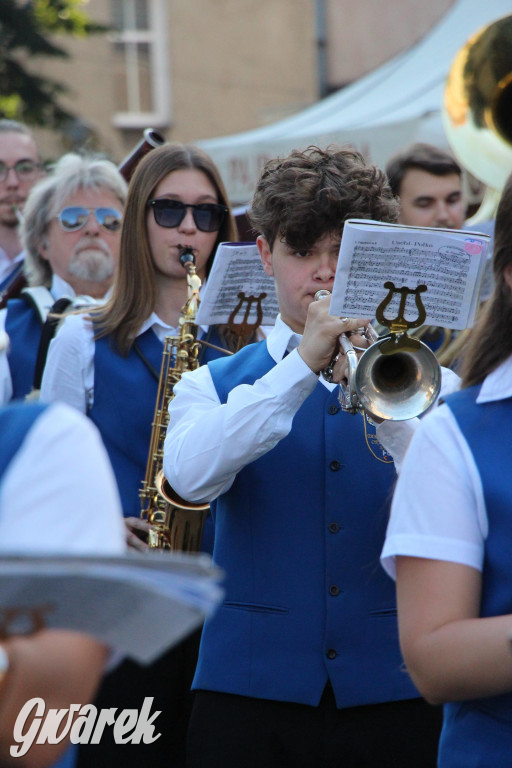 Przemarsz Tarnogórskiej Orkiestry Dętej rozpoczął Gwarki [FOTO]
