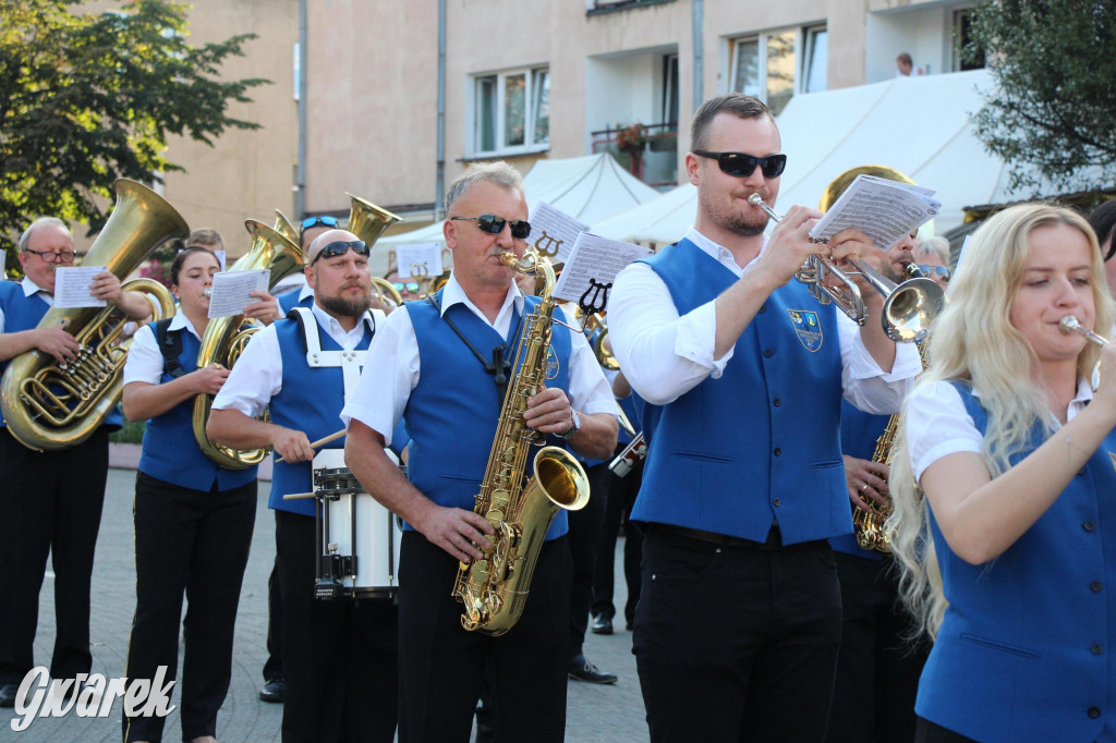 Przemarsz Tarnogórskiej Orkiestry Dętej rozpoczął Gwarki [FOTO]