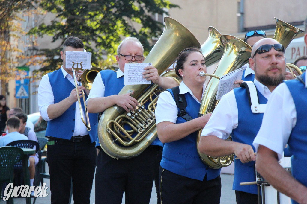 Przemarsz Tarnogórskiej Orkiestry Dętej rozpoczął Gwarki [FOTO]