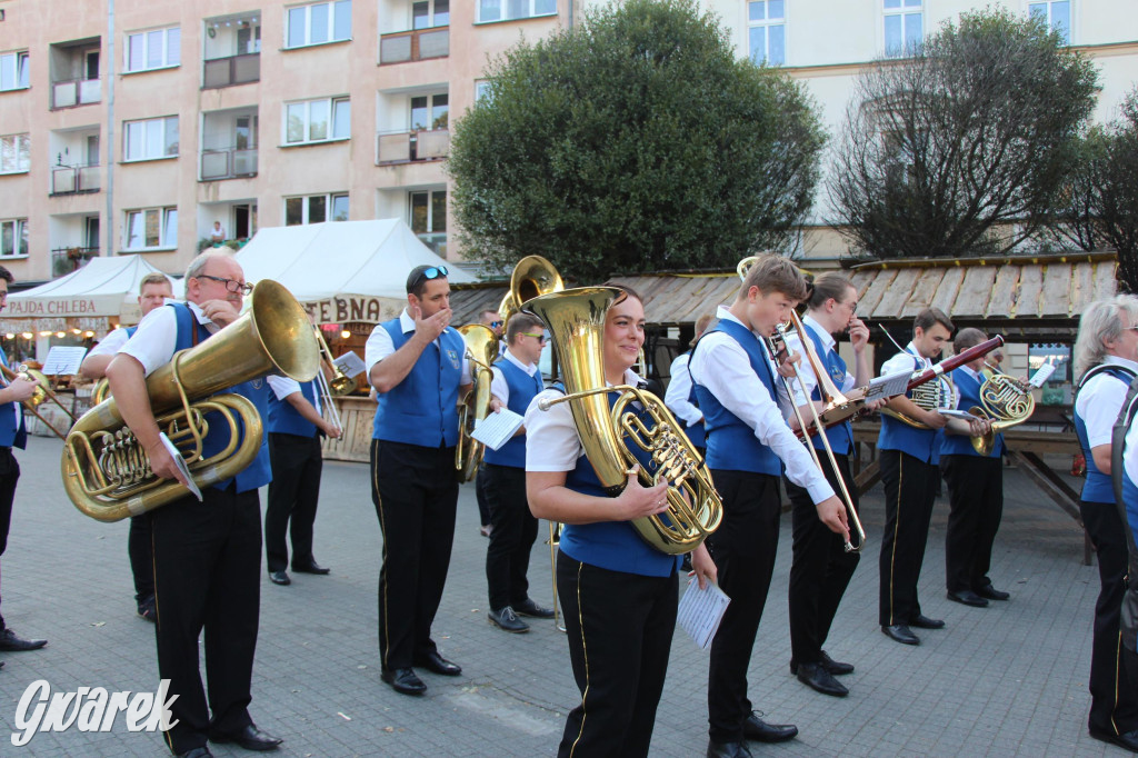 Przemarsz Tarnogórskiej Orkiestry Dętej rozpoczął Gwarki [FOTO]
