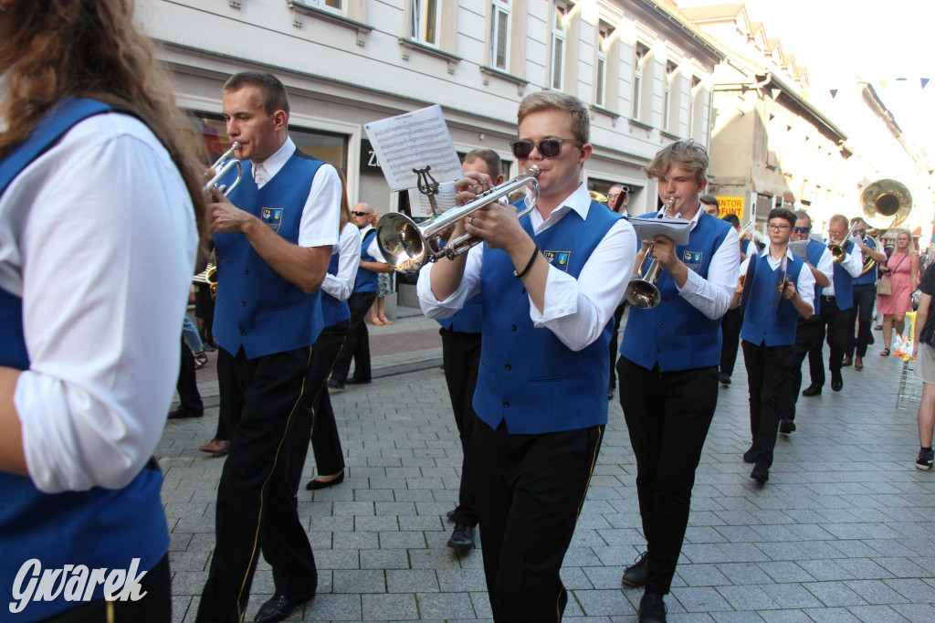 Przemarsz Tarnogórskiej Orkiestry Dętej rozpoczął Gwarki [FOTO]