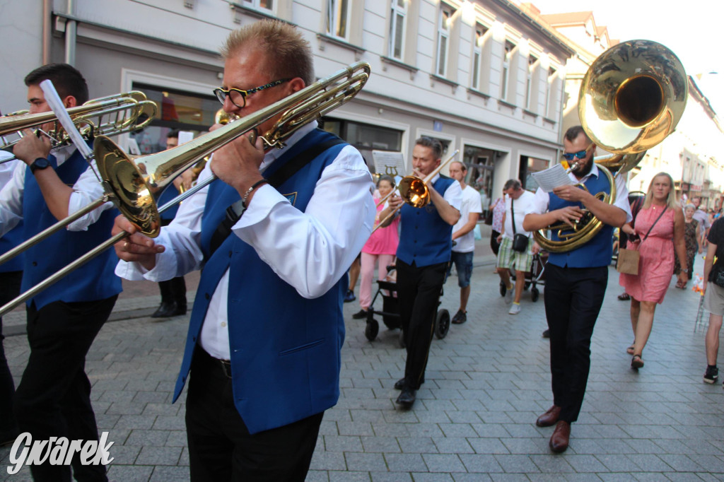 Przemarsz Tarnogórskiej Orkiestry Dętej rozpoczął Gwarki [FOTO]
