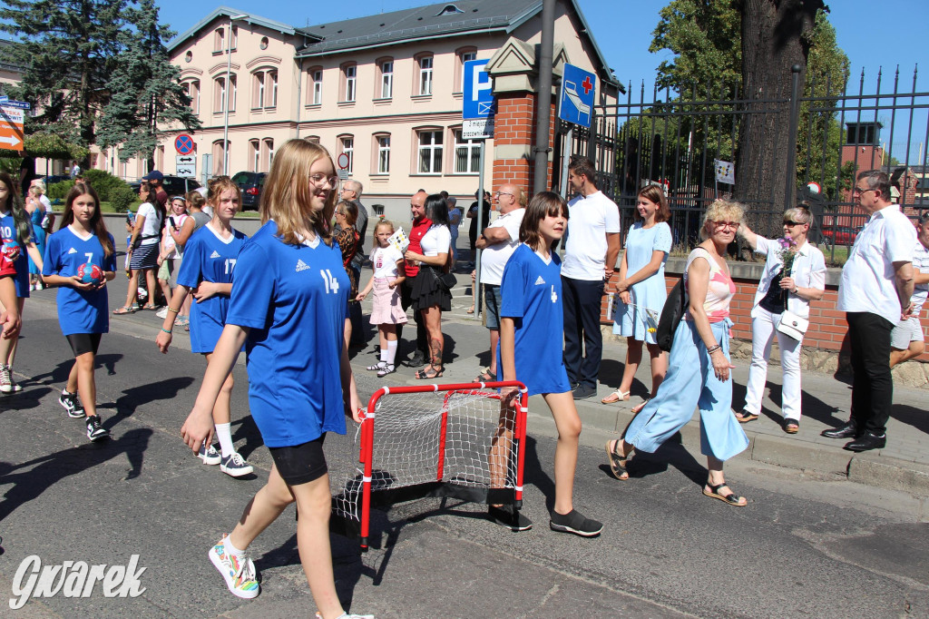 Tarnowskie Góry. Gwarki 2023 i pochód. W roli głównej szkoły [FOTO]