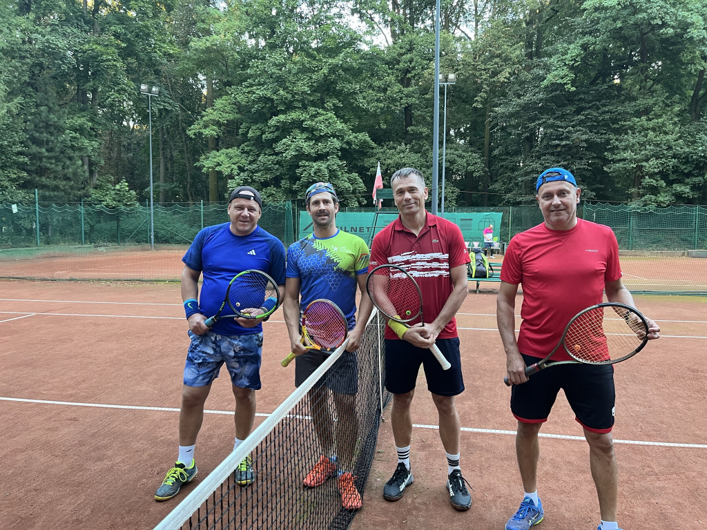 Tarnowskie Góry. Turniej tenisowy na kortach w parku