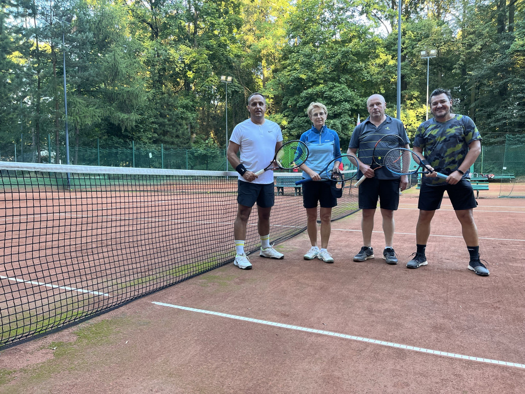 Tarnowskie Góry. Turniej tenisowy na kortach w parku