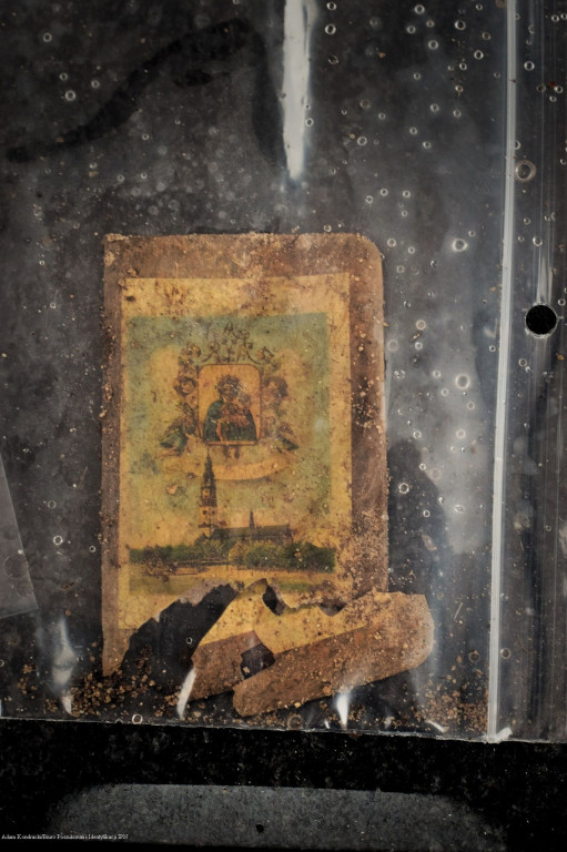 Tarnowskie Góry. Pracownicy IPN-u na cmentarzu