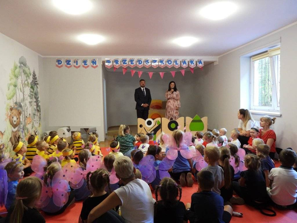 Sala do ćwiczeń dla dzieci w mieszkaniach po zakonnicach