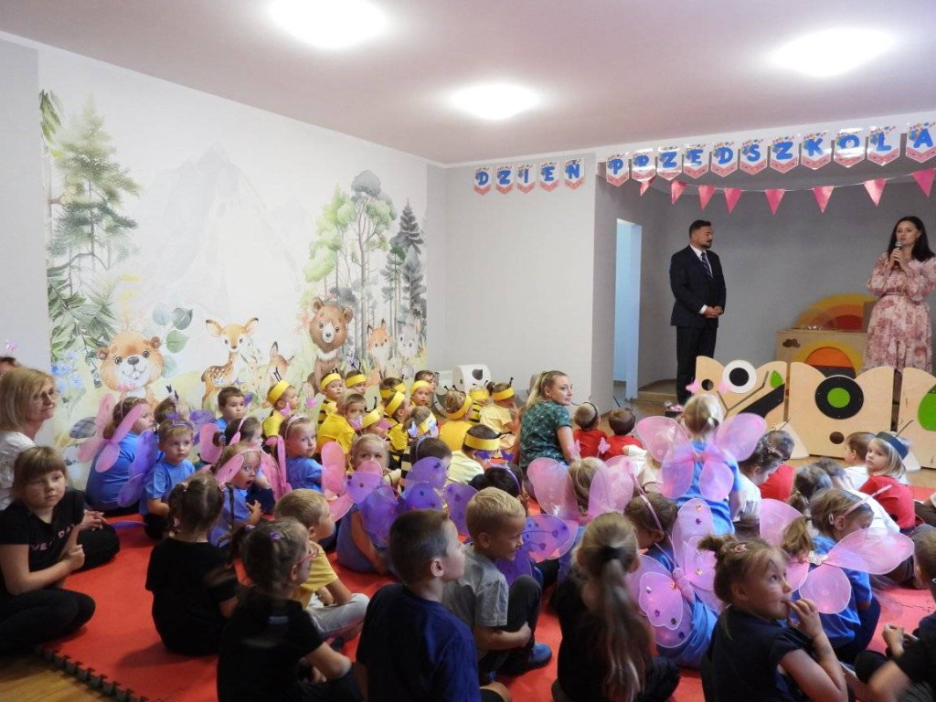 Sala do ćwiczeń dla dzieci w mieszkaniach po zakonnicach