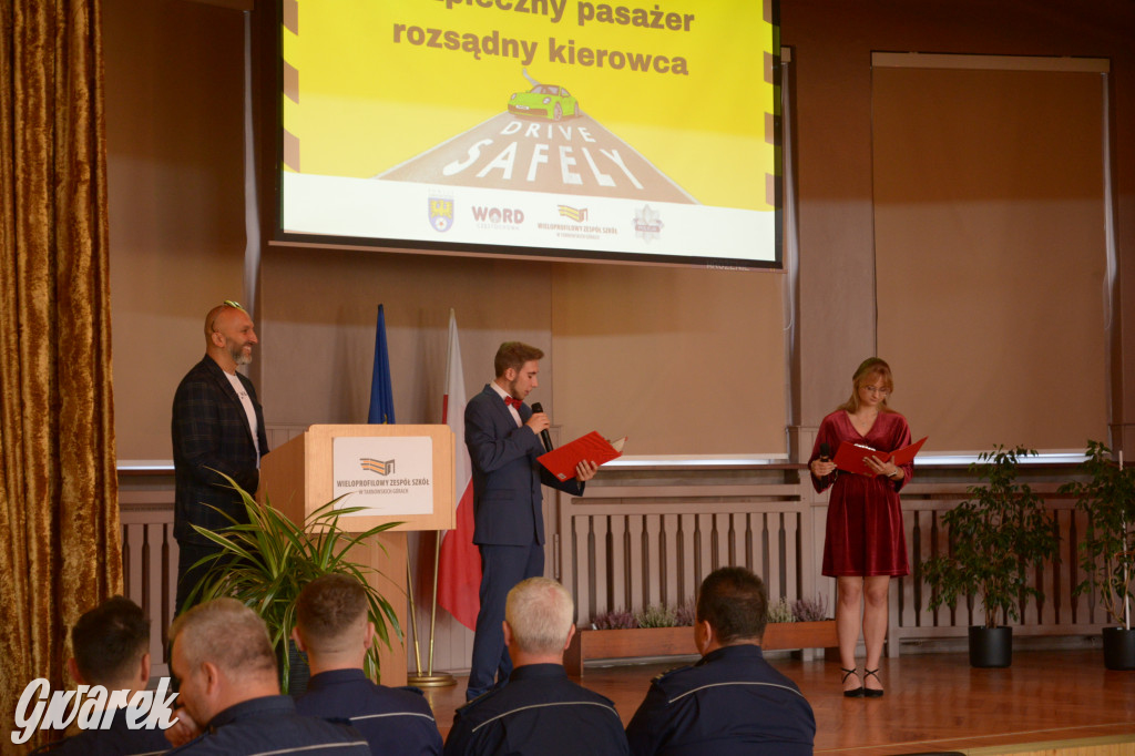 Tarnowskie Góry. Młodzież uczy się jak uniknąć wypadku