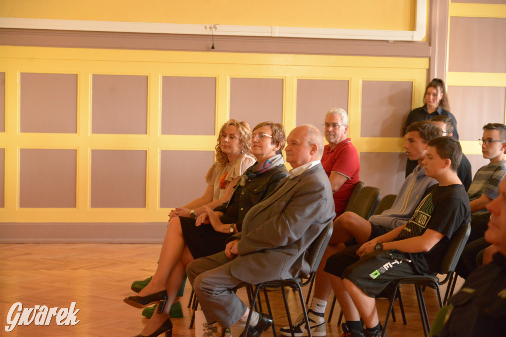 Tarnowskie Góry. Młodzież uczy się jak uniknąć wypadku