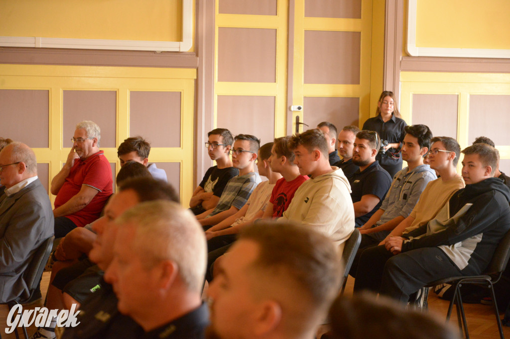 Tarnowskie Góry. Młodzież uczy się jak uniknąć wypadku