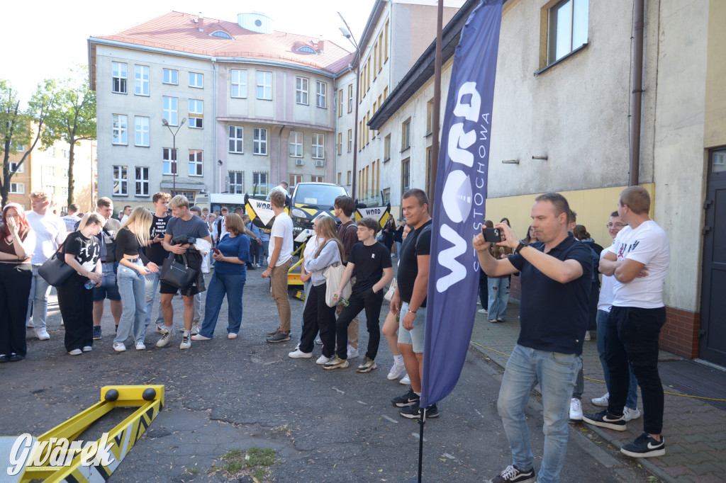 Tarnowskie Góry. Młodzież uczy się jak uniknąć wypadku