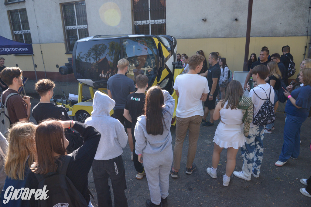 Tarnowskie Góry. Młodzież uczy się jak uniknąć wypadku