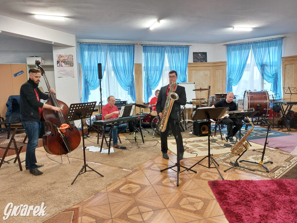 Krwawa akcja kamiliańskiej orkiestry i jej przyjaciół [FOTO]