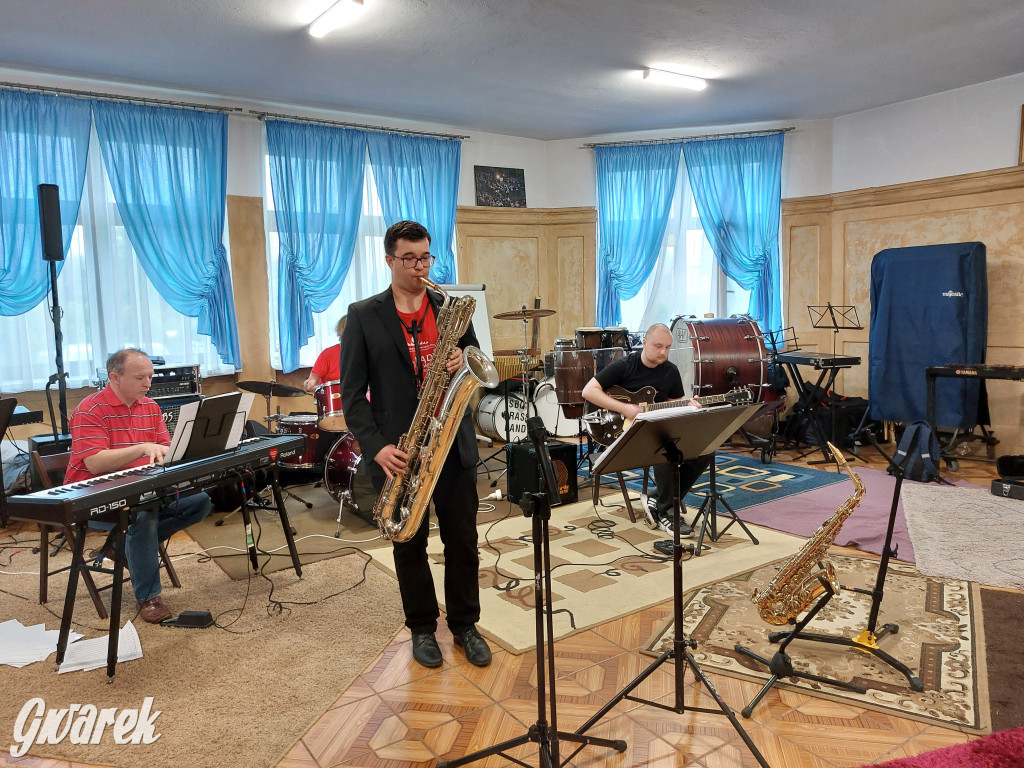 Krwawa akcja kamiliańskiej orkiestry i jej przyjaciół [FOTO]