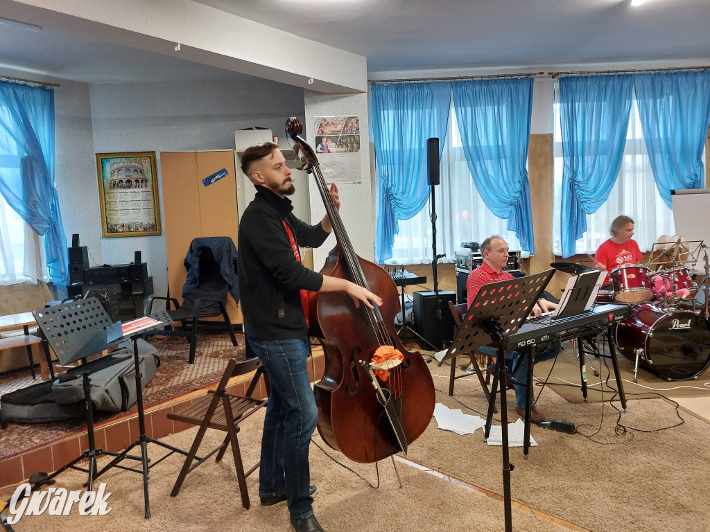 Krwawa akcja kamiliańskiej orkiestry i jej przyjaciół [FOTO]
