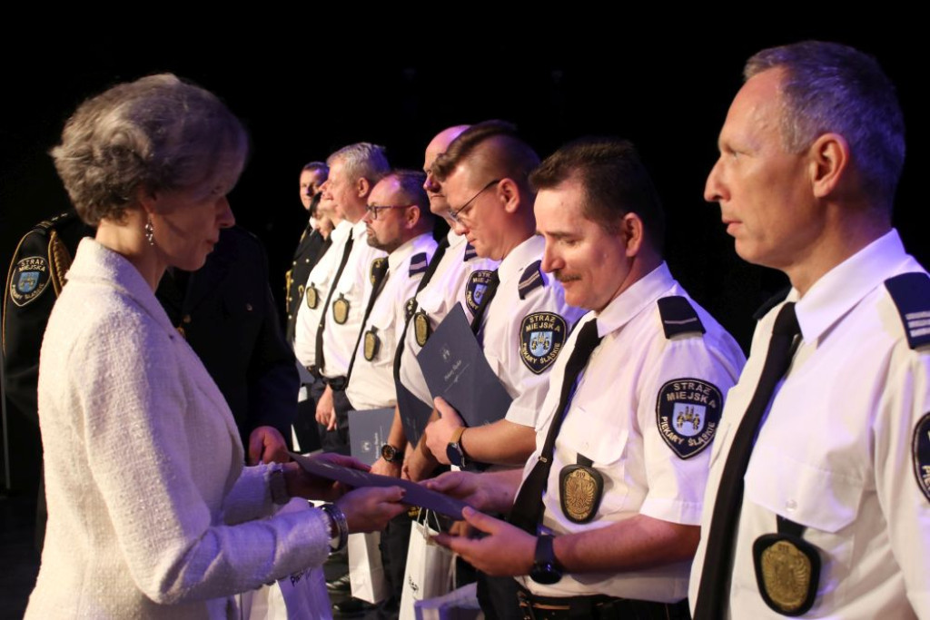 Święto strażników miejskich. Awanse i nagrody [FOTO]