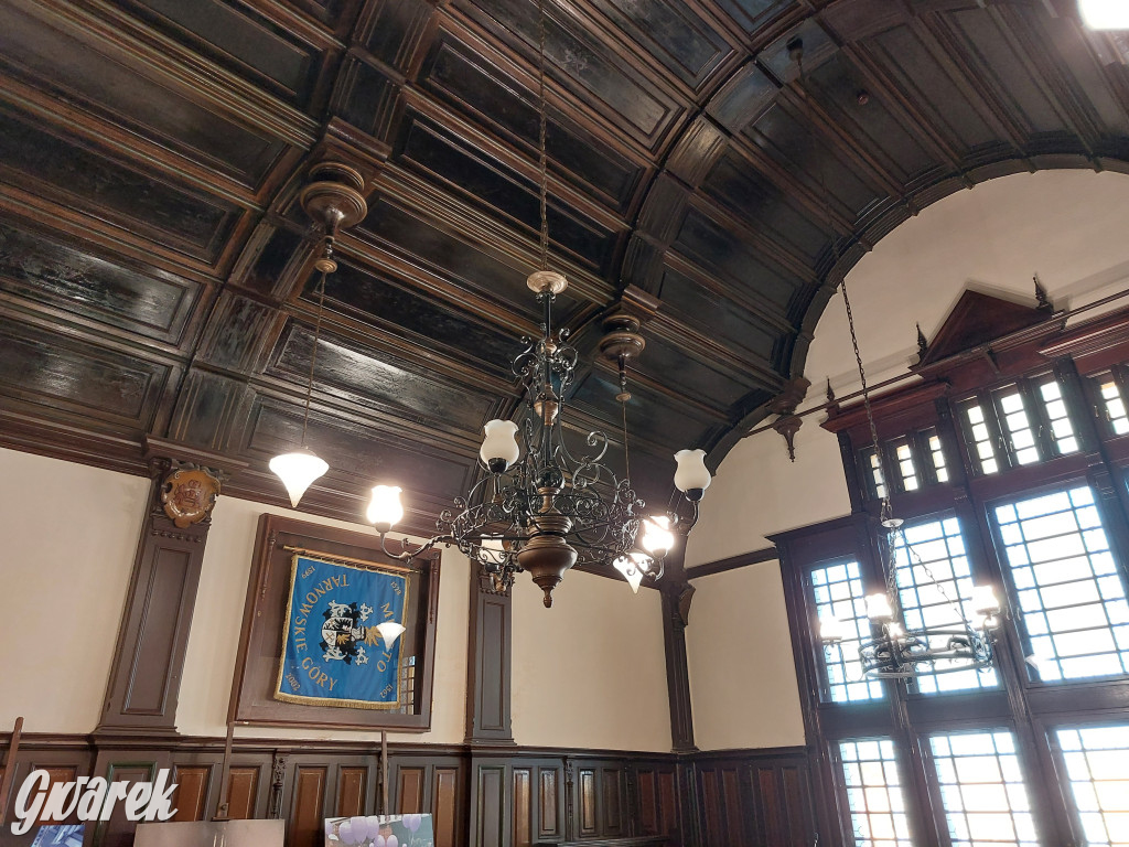 Tarnowskie Góry. Sala sesyjna do remontu