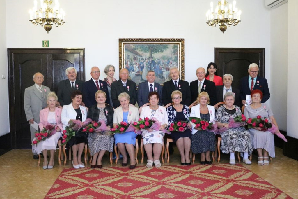 65, 60 i 50 lat razem. Jubileusze małżeńskie w USC [FOTO]