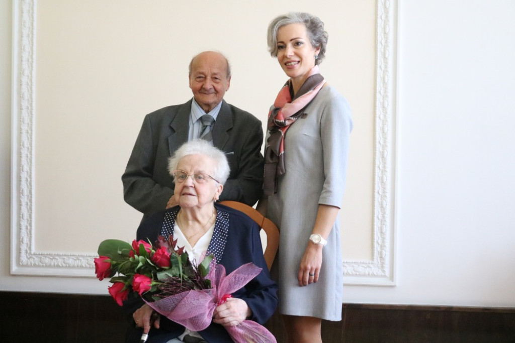 65, 60 i 50 lat razem. Jubileusze małżeńskie w USC [FOTO]