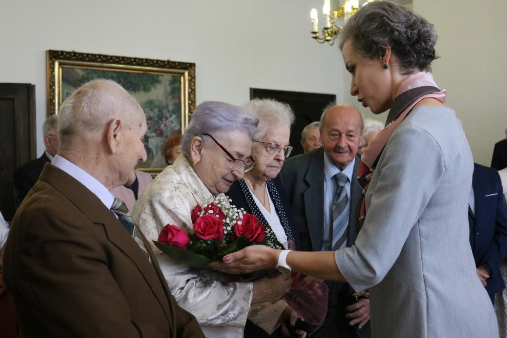 65, 60 i 50 lat razem. Jubileusze małżeńskie w USC [FOTO]