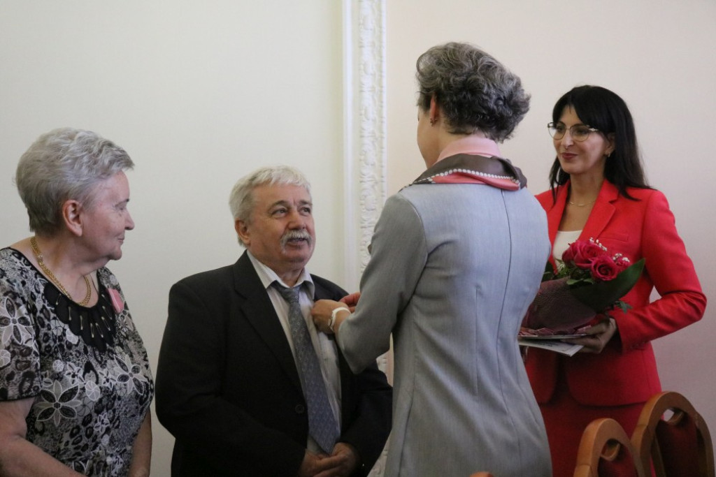 65, 60 i 50 lat razem. Jubileusze małżeńskie w USC [FOTO]