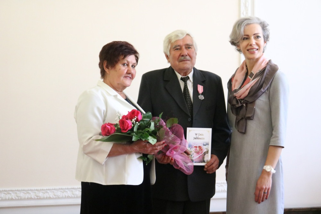 65, 60 i 50 lat razem. Jubileusze małżeńskie w USC [FOTO]