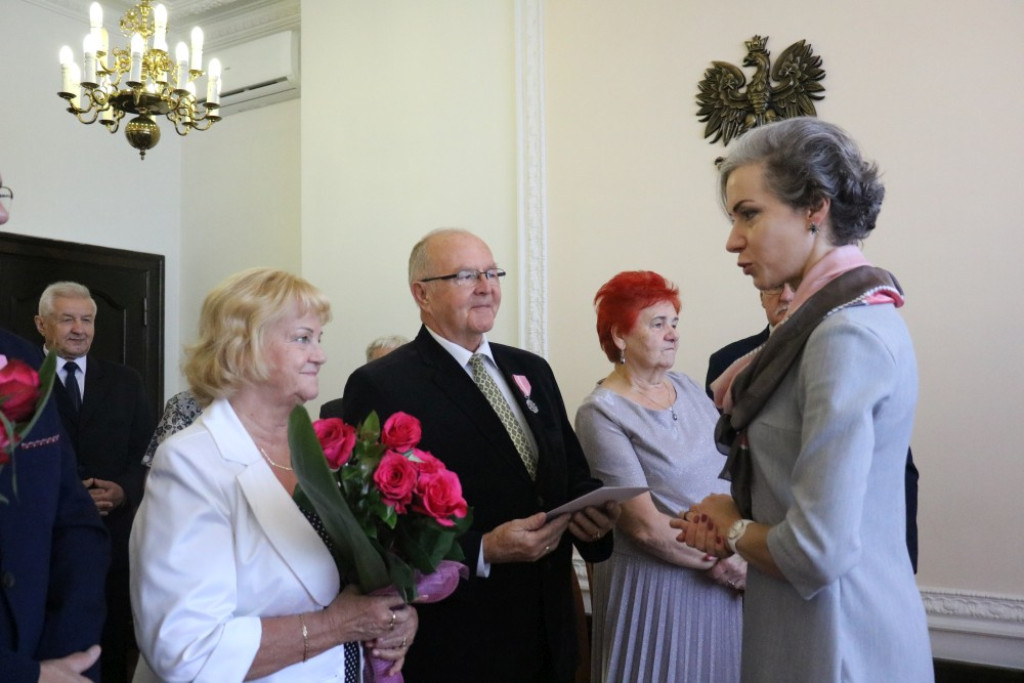 65, 60 i 50 lat razem. Jubileusze małżeńskie w USC [FOTO]