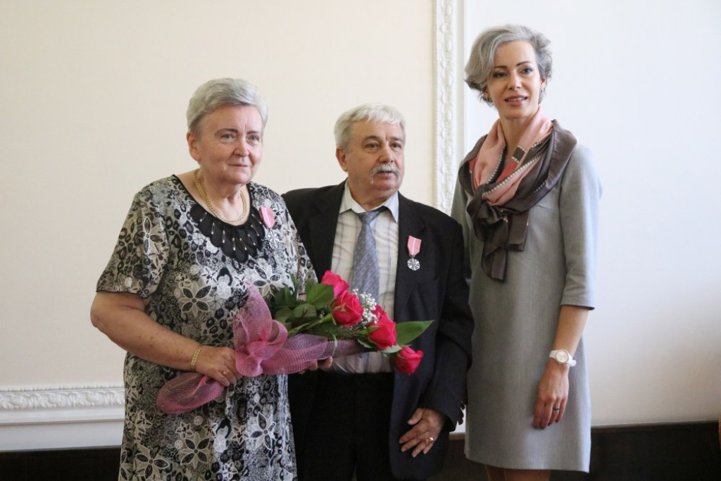 65, 60 i 50 lat razem. Jubileusze małżeńskie w USC [FOTO]