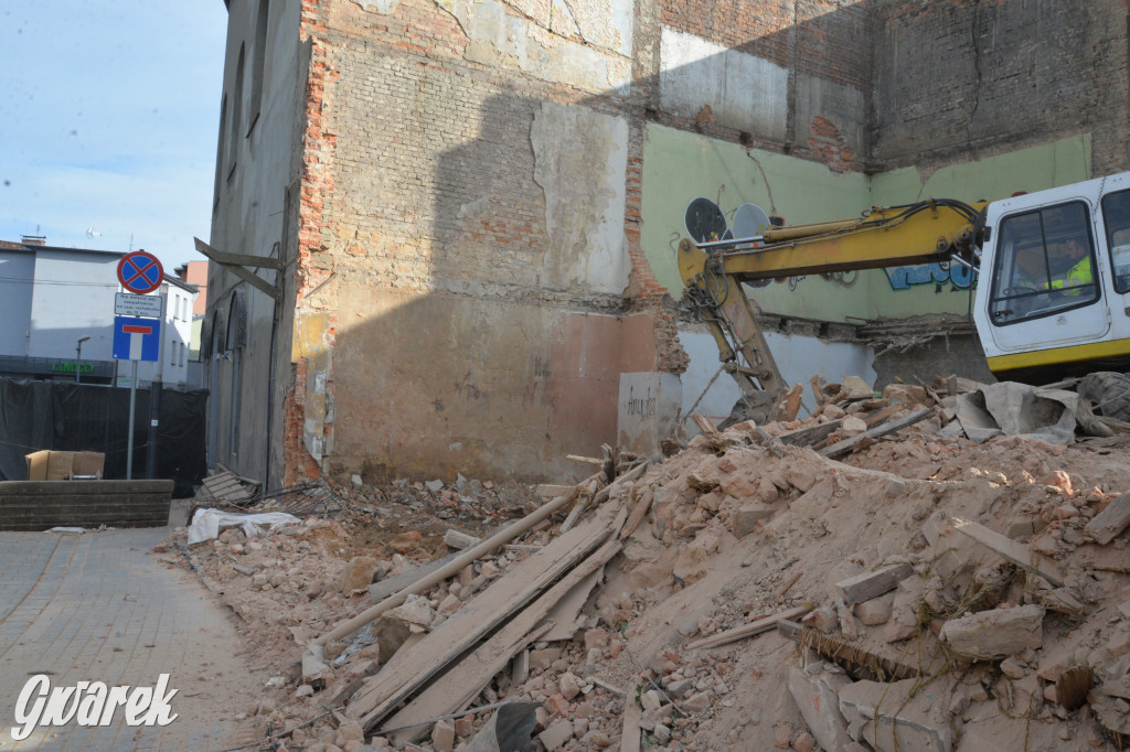 Tarnowskie Góry. Po latach wyburzono walące się budynki przy ul. Tylnej
