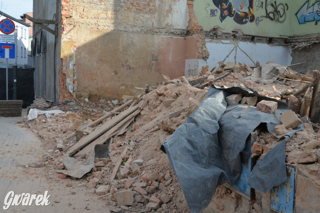 Tarnowskie Góry. Po latach wyburzono walące się budynki przy ul. Tylnej