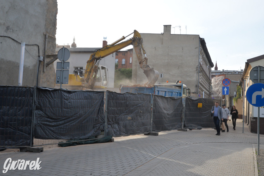 Tarnowskie Góry. Po latach wyburzono walące się budynki przy ul. Tylnej