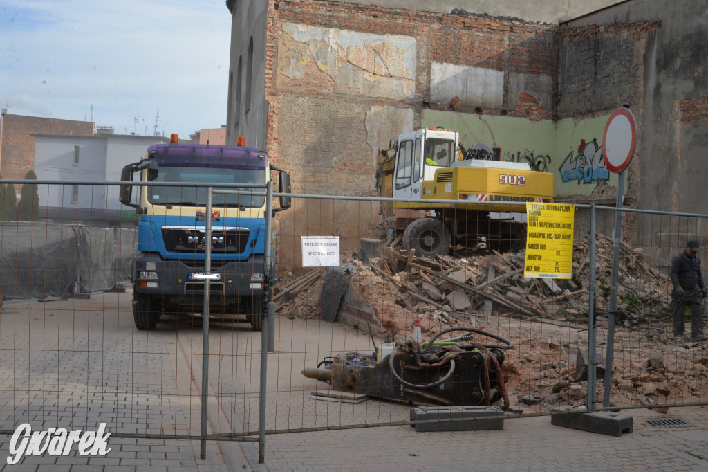 Tarnowskie Góry. Po latach wyburzono walące się budynki przy ul. Tylnej