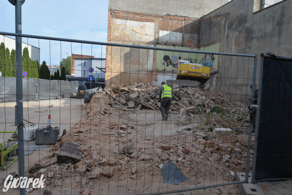 Tarnowskie Góry. Po latach wyburzono walące się budynki przy ul. Tylnej